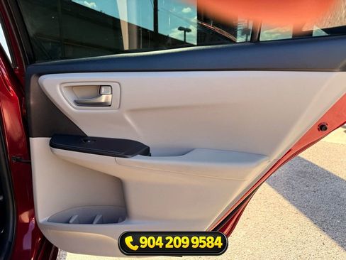 Used 2017 Toyota Camry SE FWD image 31