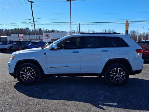 Used 2017 Jeep Grand Cherokee Limited image 4