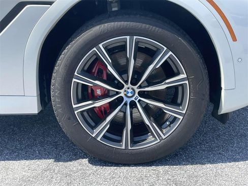 Used 2022 BMW X6 xDrive40i w/ Executive Package image 10