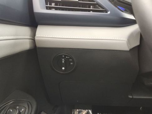 Used 2024 Volkswagen Taos SE w/ Panoramic Sunroof Package image 21