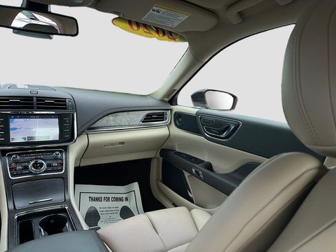 Used 2020 Lincoln Continental AWD w/ Premium Package image 23