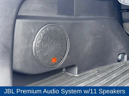 Used 2021 Toyota RAV4 XLE Premium FWD image 9