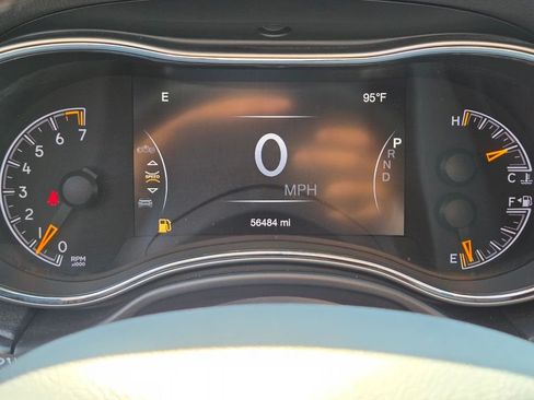 Used 2020 Jeep Grand Cherokee Laredo w/ Laredo X Package RWD image 27