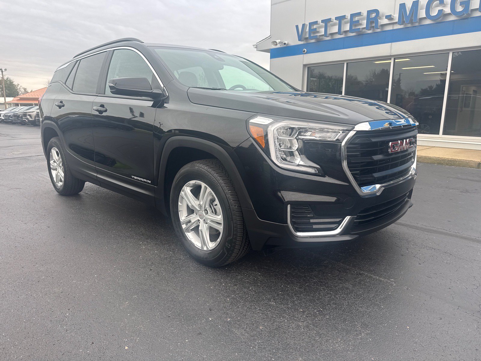 Certified 2024 GMC Terrain SLE AWD/4WD image 1