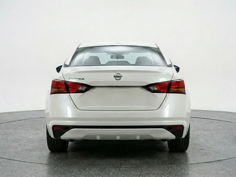 Used 2025 Nissan Altima 2.5 SV image 7