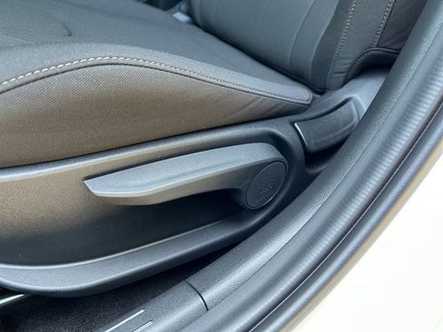 New 2025 Hyundai Elantra Sport FWD image 12