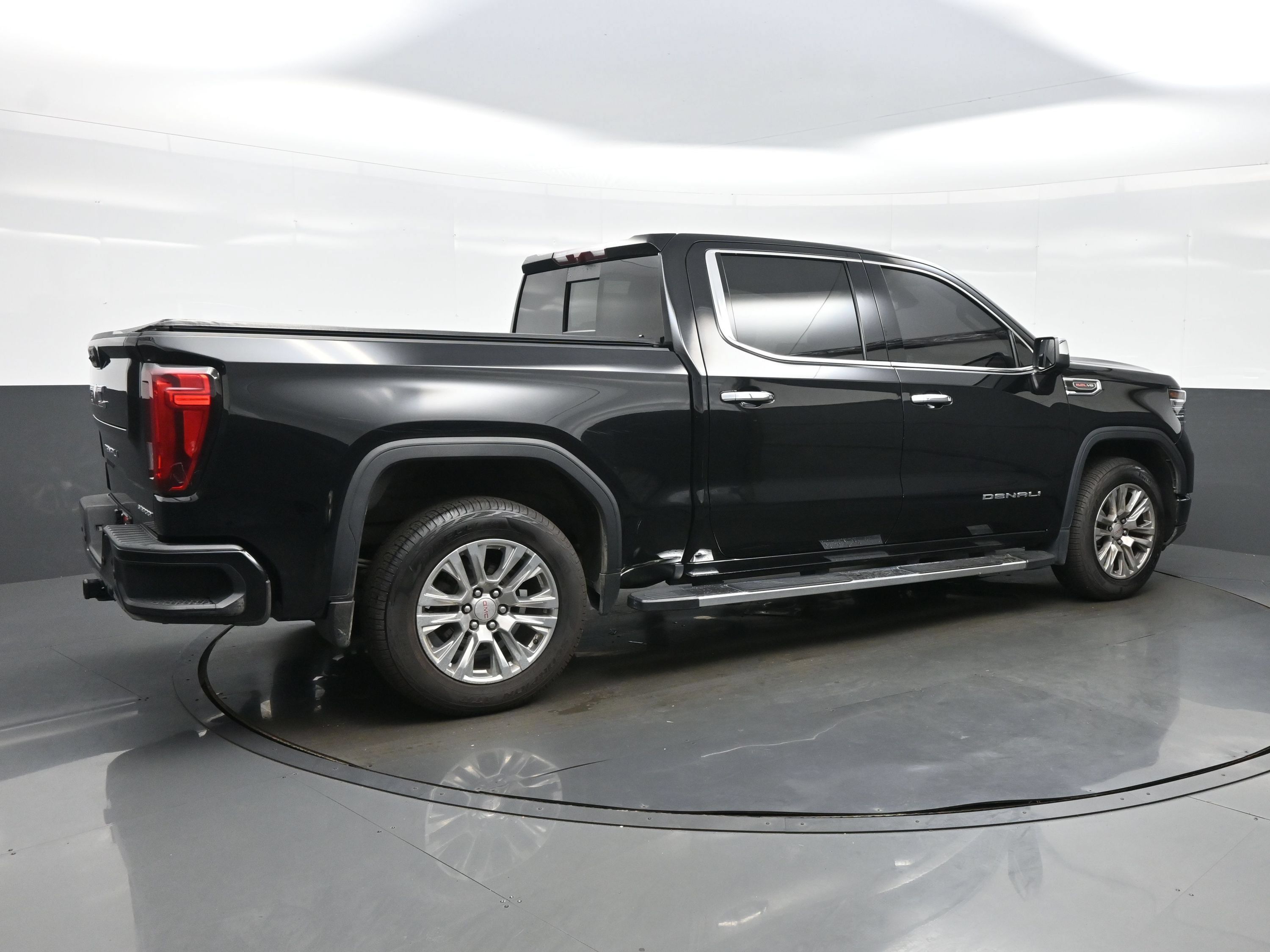Used 2023 GMC Sierra 1500 Denali AWD/4WD image 6