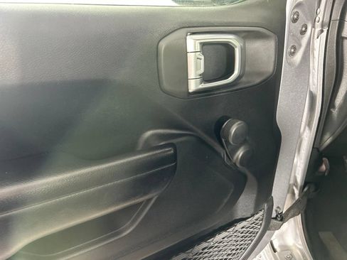 Used 2019 Jeep Wrangler Sport AWD/4WD image 20
