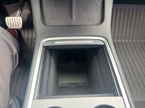 Used 2023 Tesla Model Y Performance image 33