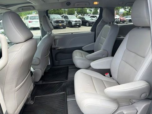 Certified 2020 Toyota Sienna XLE Premium AWD/4WD image 6