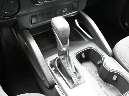 Used 2022 Nissan Frontier SV RWD image 26