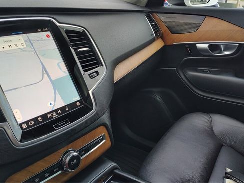 Certified 2024 Volvo XC90 T8 Plus w/ Protection Package Premier image 25