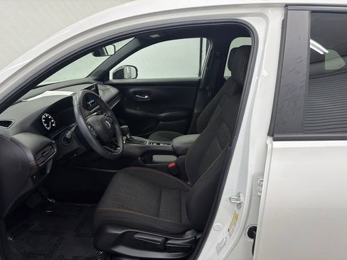 Used 2024 Honda HR-V Sport image 9