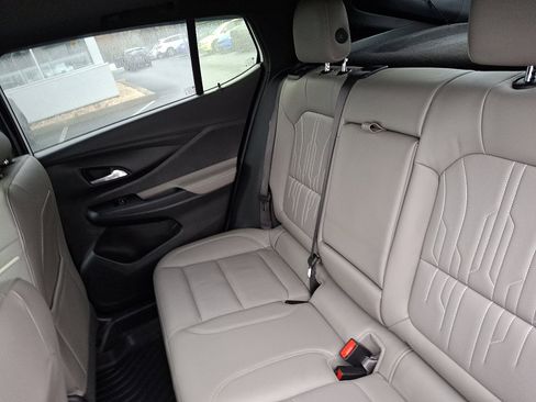 Used 2025 Buick Envista Avenir image 18