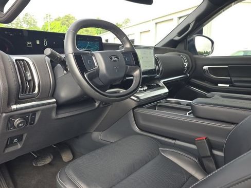 Used 2025 Ford Expedition Platinum w/ Stealth Performance Package AWD/4WD image 30