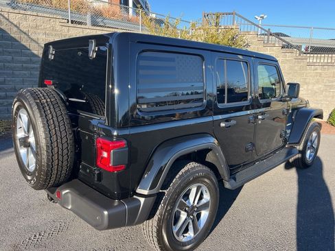 Used 2022 Jeep Wrangler Unlimited Sahara w/ LED Lighting Group image 12