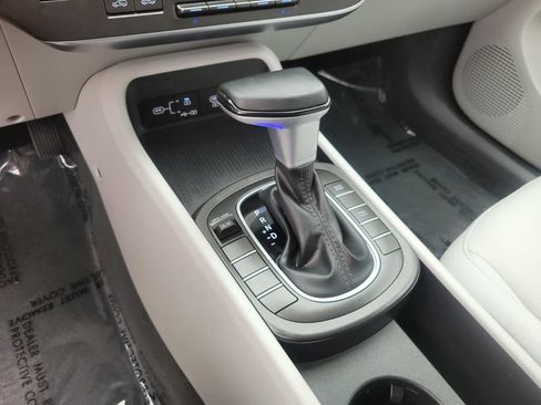 Used 2025 Hyundai Kona SEL FWD image 24