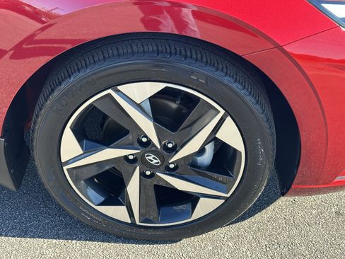 Used 2023 Hyundai Elantra SEL w/ Convenience Package image 15