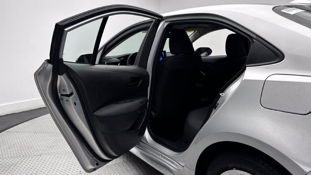 Used 2024 Toyota Corolla LE FWD image 31