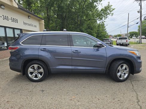 Used 2015 Toyota Highlander Limited Platinum AWD/4WD image 21