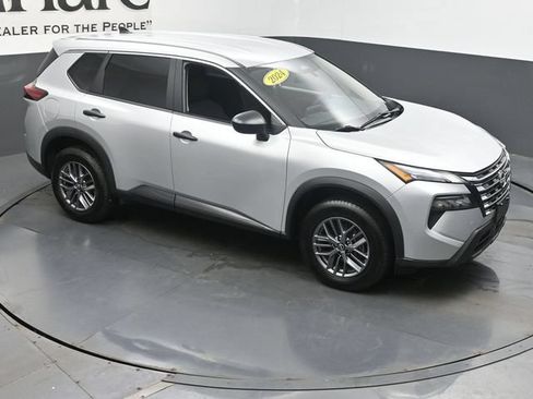 Used 2024 Nissan Rogue S AWD/4WD image 39