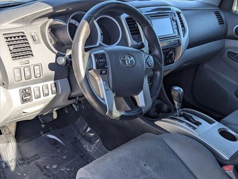 Used 2015 Toyota Tacoma 4x4 Double Cab image 9