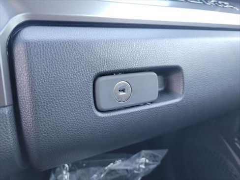 Certified 2025 Toyota Tacoma TRD Off-Road image 33