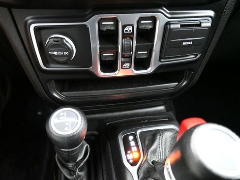 Used 2021 Jeep Wrangler Unlimited Sport AWD/4WD image 11