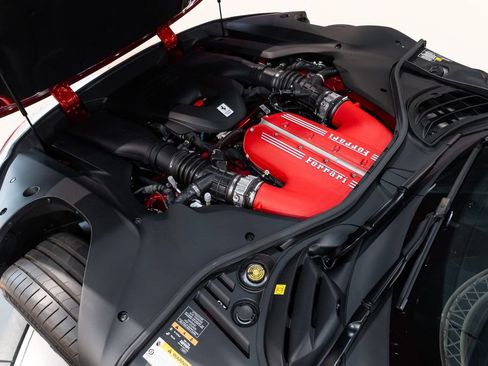 Certified 2025 Ferrari 12Cilindri RWD image 15
