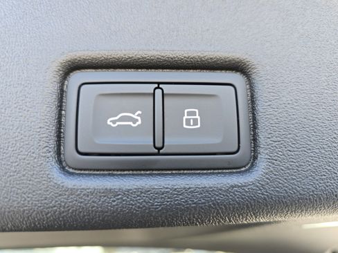 New 2026 Audi SQ5 Premium Plus image 17