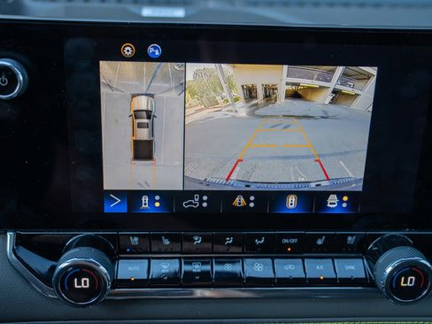 Used 2023 Chevrolet Colorado ZR2 w/ Desert Boss Special Edition AWD/4WD image 16