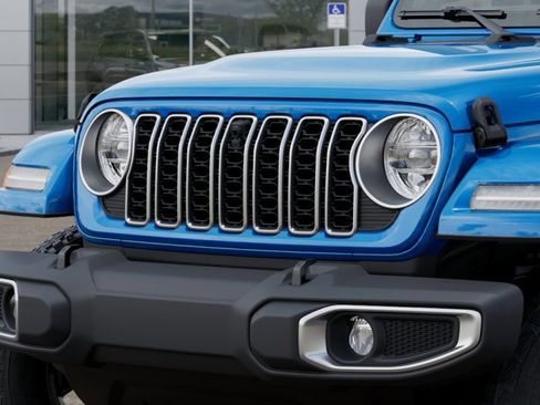 Used 2025 Jeep Wrangler Unlimited Sahara w/ Safety Group AWD/4WD image 11