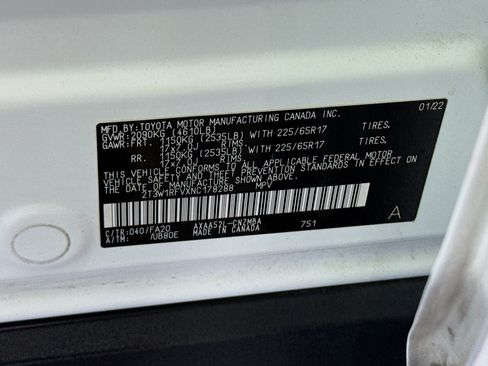 Used 2022 Toyota RAV4 XLE FWD image 40