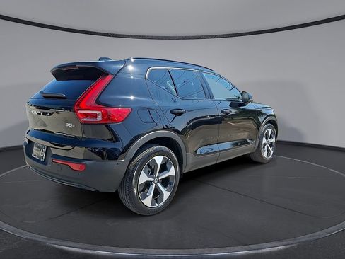Certified 2026 Volvo XC40 B5 Plus AWD/4WD image 31