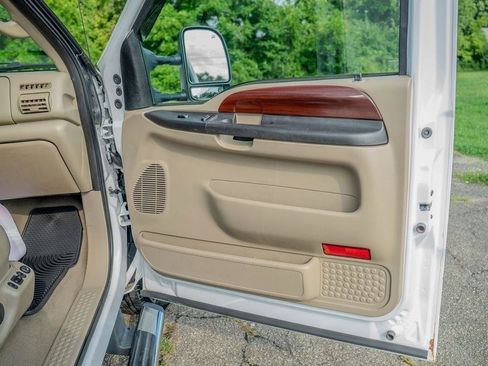 Used 2007 Ford F350 Lariat AWD/4WD image 22