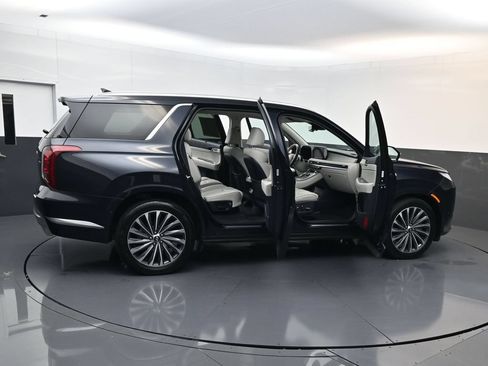 Certified 2024 Hyundai Palisade Calligraphy AWD/4WD image 32