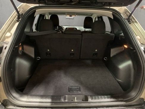 Used 2019 Jeep Cherokee Latitude w/ Popular Appearance Group image 22