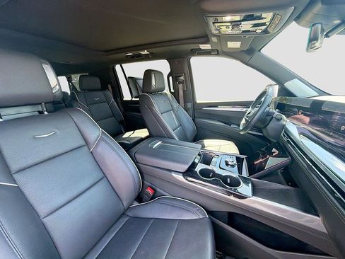 Certified 2025 Cadillac Escalade ESV Sport w/ Touring Package AWD/4WD image 14