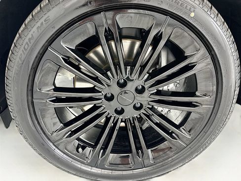New 2026 Land Rover Range Rover Long Wheelbase SE AWD/4WD image 29