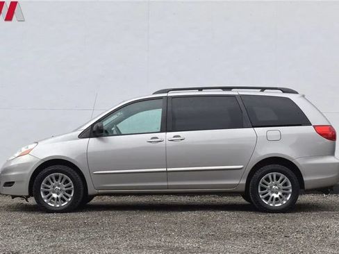 Used 2008 Toyota Sienna LE AWD/4WD image 9