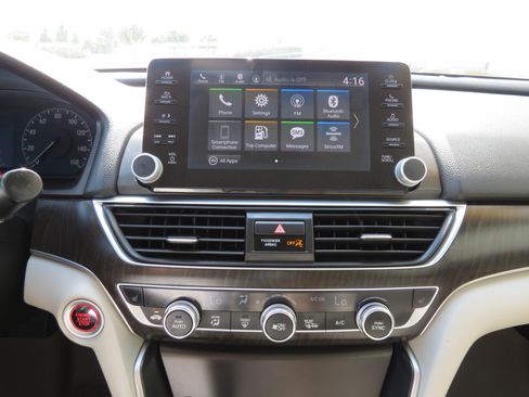 Used 2018 Honda Accord EX image 19