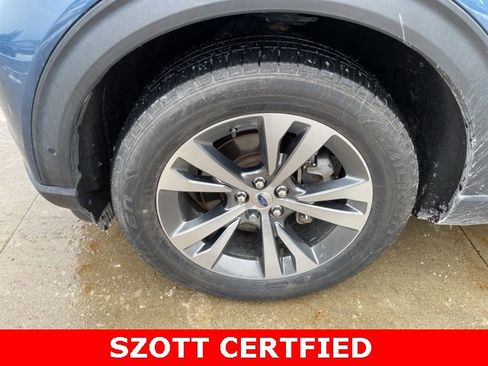 Used 2020 Ford Explorer Platinum w/ Premium Technology Package image 12