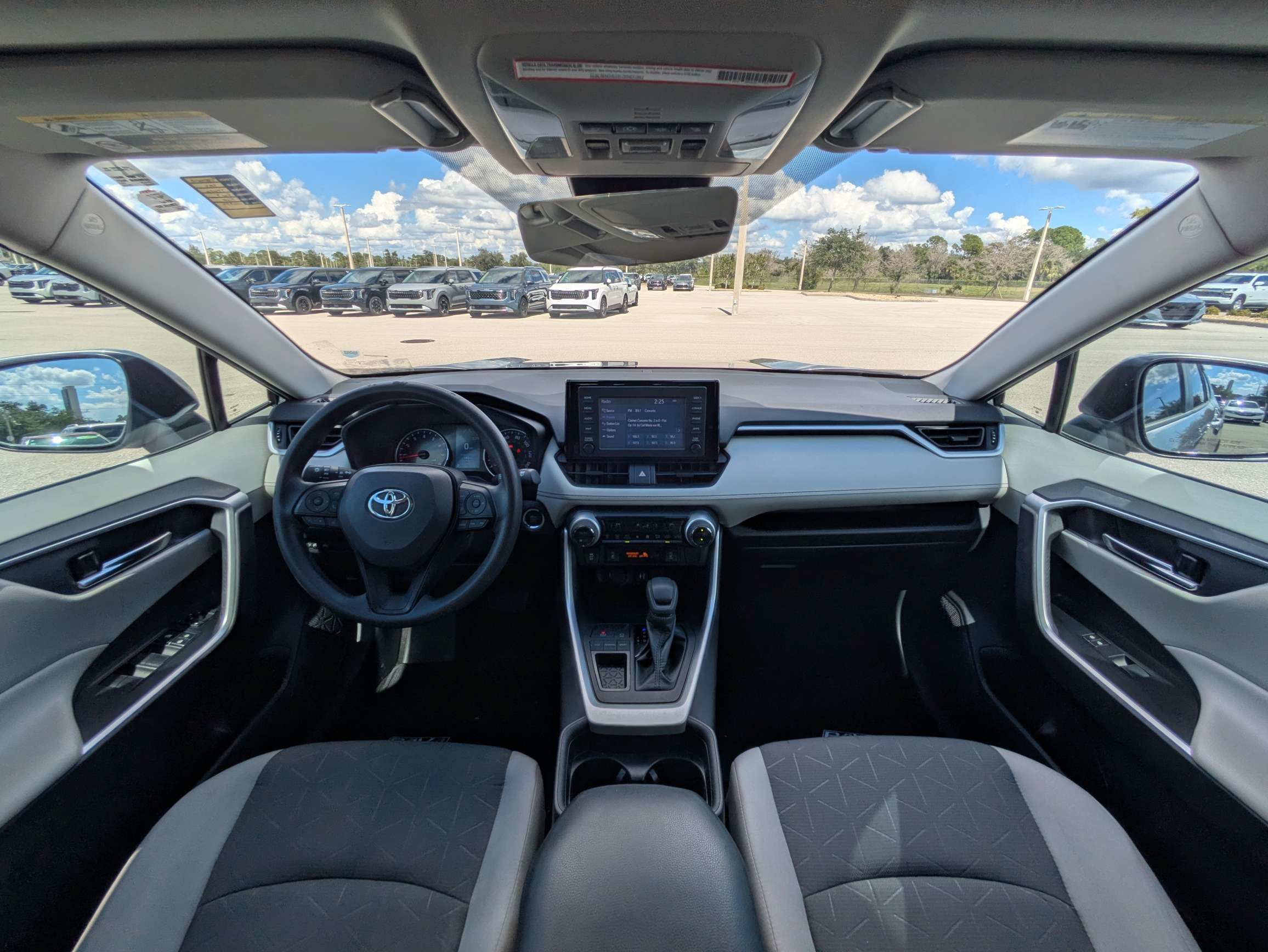 Used 2019 Toyota RAV4 XLE w/ Convenience Package FWD image 33