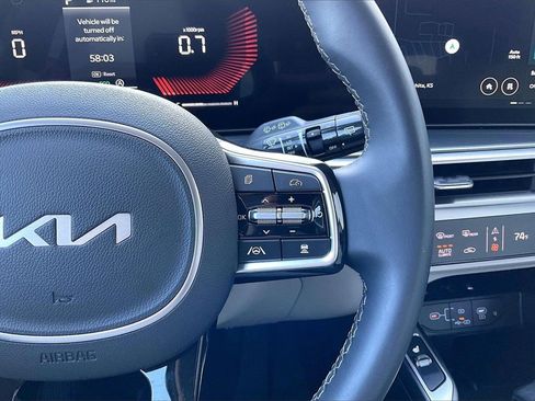 Used 2025 Kia Sorento S image 19