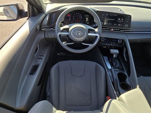 Certified 2022 Hyundai Elantra SEL image 13