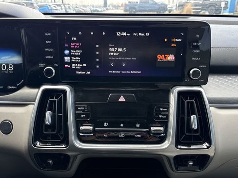 Used 2023 Kia Sorento SX image 12