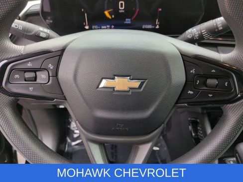 Used 2025 Chevrolet TrailBlazer LT AWD/4WD image 12