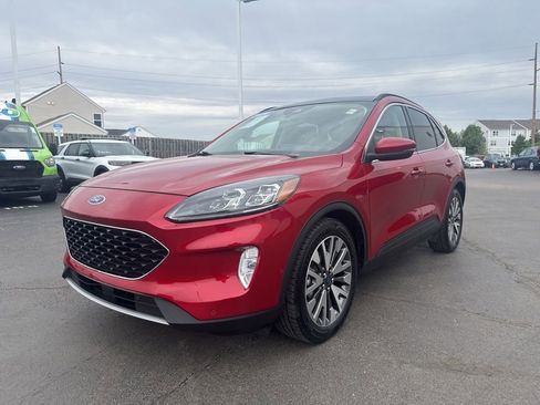 Certified 2020 Ford Escape Titanium w/ Titanium Premium Package 2.0 FWD image 8