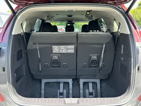 Certified 2026 Kia Carnival EX FWD image 6