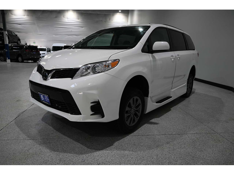 Used 2019 Toyota Sienna LE FWD image 10